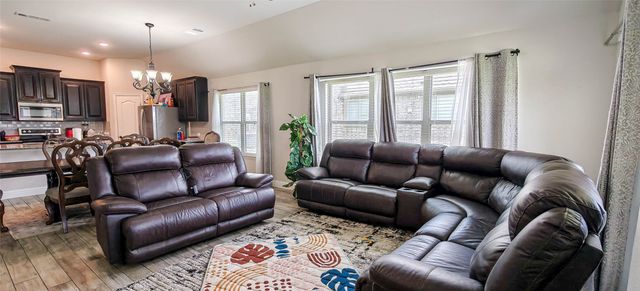 612 Bayonet Drive, Fort Worth, TX 76108