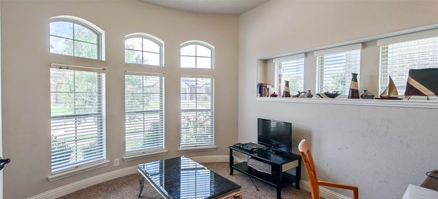 612 Bayonet Drive, Fort Worth, TX 76108