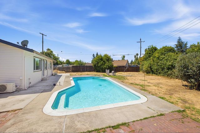 5605 Pry Ct, Sacramento, CA 95841