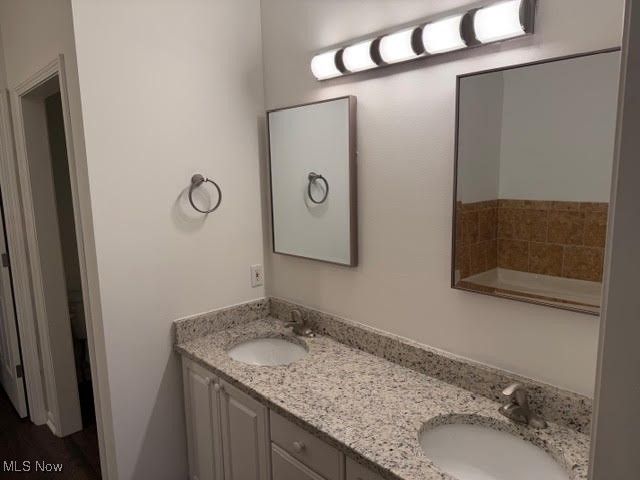 321 Stone Bridge Drive, Sagamore Hills, OH 44067