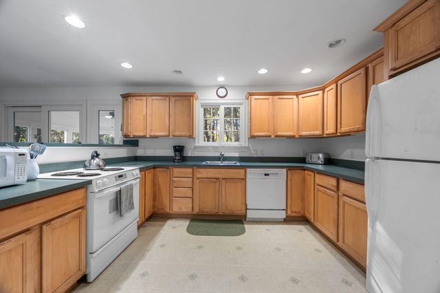 12 Parker Drive, North Truro, MA 02652