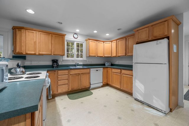 12 Parker Drive, North Truro, MA 02652