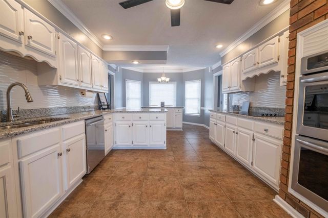 2630 DAVIES PLANTATION RD, Memphis, TN 38016