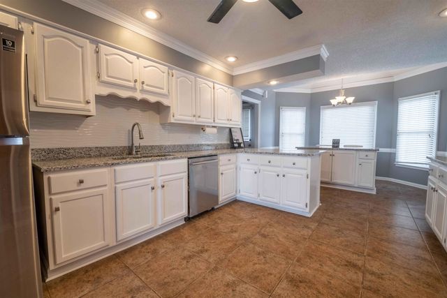 2630 DAVIES PLANTATION RD, Memphis, TN 38016