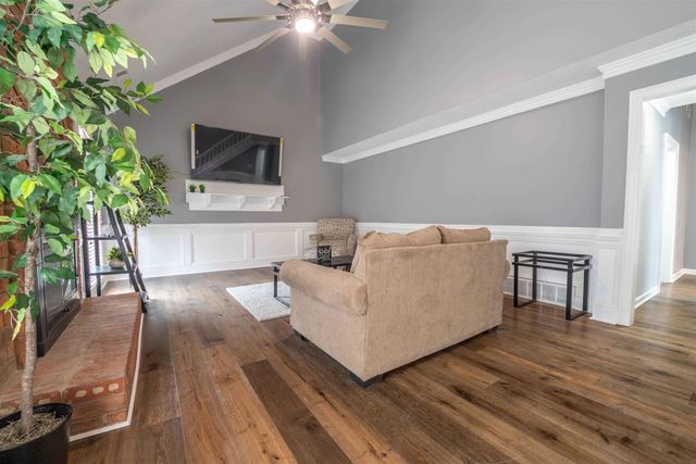 2630 DAVIES PLANTATION RD, Memphis, TN 38016