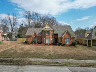 2630 DAVIES PLANTATION RD, Memphis, TN 38016