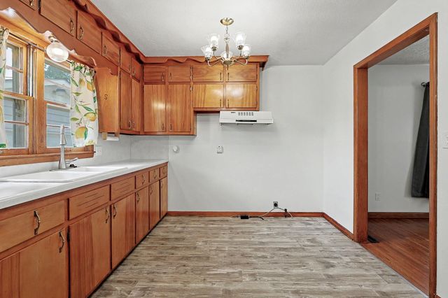 2527 W 32nd, Wichita, KS 67217