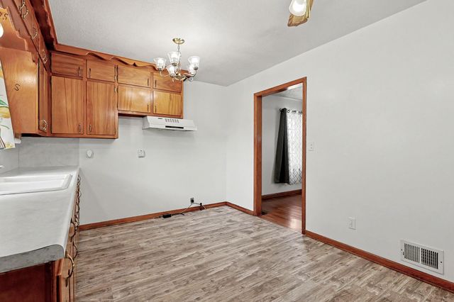 2527 W 32nd, Wichita, KS 67217