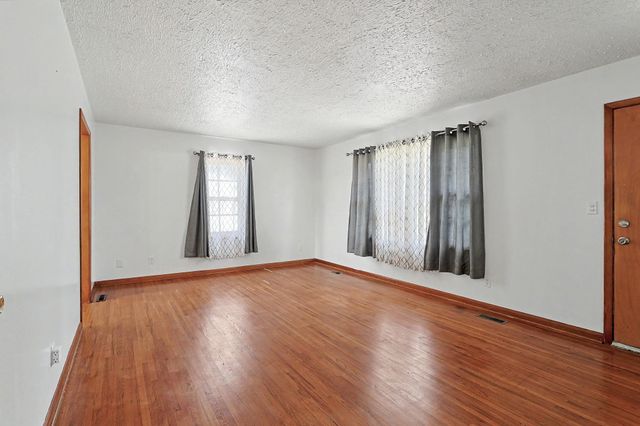 2527 W 32nd, Wichita, KS 67217