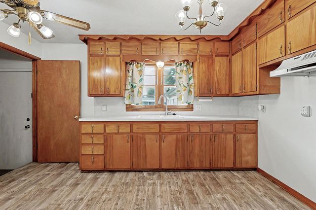 2527 W 32nd, Wichita, KS 67217