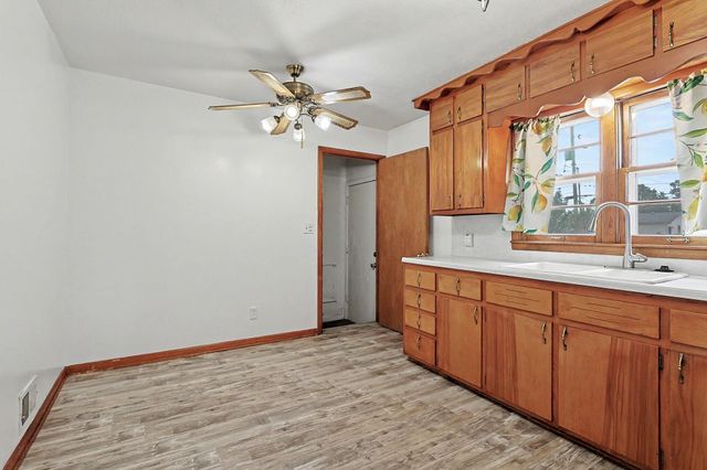 2527 W 32nd, Wichita, KS 67217