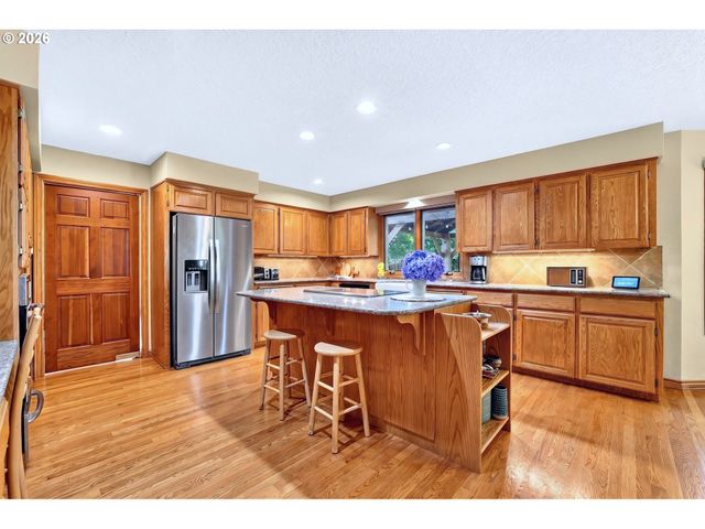 1334 TROON Dr, West Linn, OR 97068