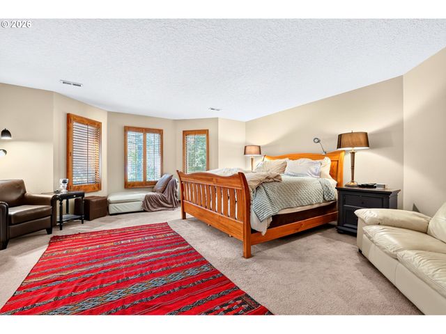 1334 TROON Dr, West Linn, OR 97068