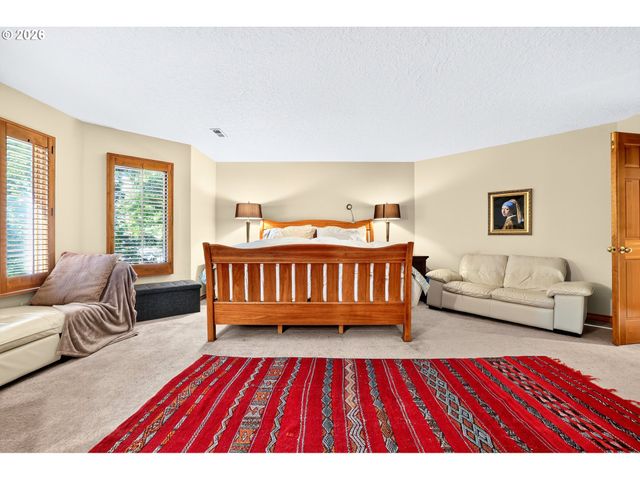 1334 TROON Dr, West Linn, OR 97068