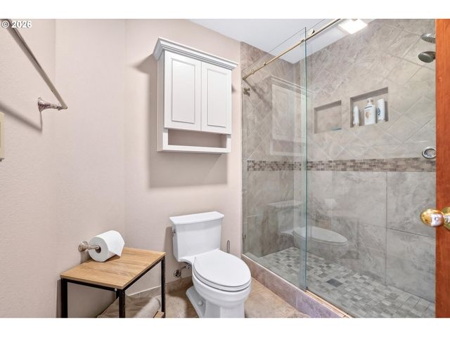 1334 TROON Dr, West Linn, OR 97068