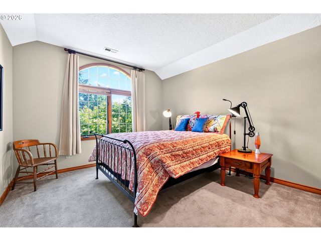 1334 TROON Dr, West Linn, OR 97068