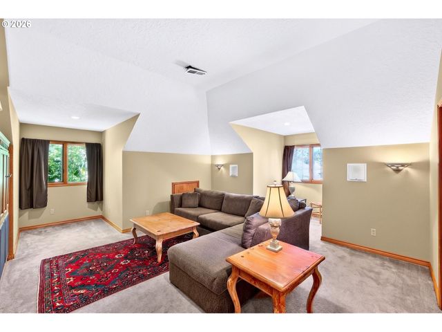 1334 TROON Dr, West Linn, OR 97068
