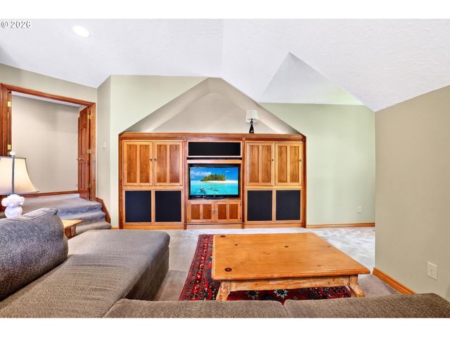 1334 TROON Dr, West Linn, OR 97068
