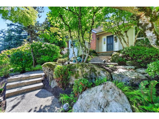 1334 TROON Dr, West Linn, OR 97068