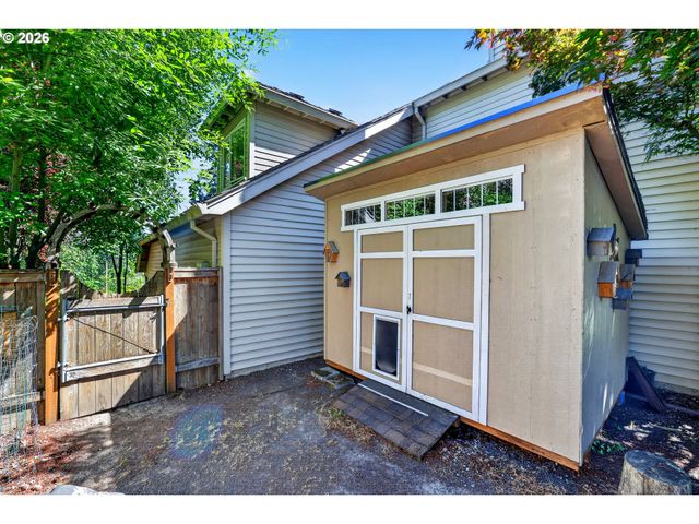 1334 TROON Dr, West Linn, OR 97068