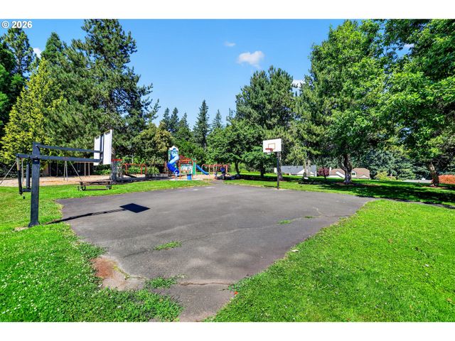 1334 TROON Dr, West Linn, OR 97068