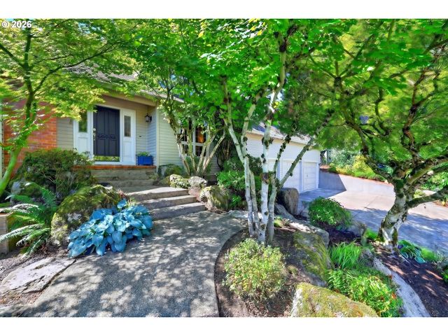 1334 TROON Dr, West Linn, OR 97068