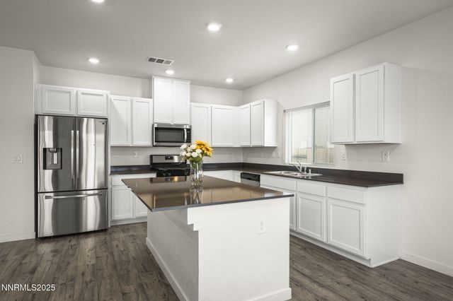 6637 Coyote Call Trail, Sparks, NV 89436