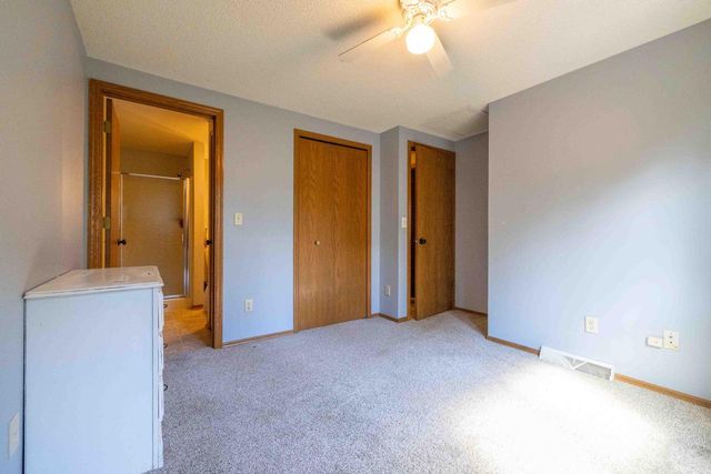 N6236 Willow Glen ROAD, Oconomowoc, WI 53066