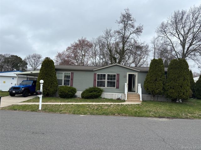 1661 Old Country Road 417, Riverhead, NY 11901