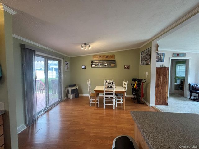 1661 Old Country Road 417, Riverhead, NY 11901