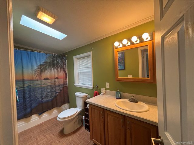 1661 Old Country Road 417, Riverhead, NY 11901