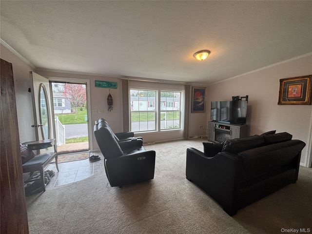 1661 Old Country Road 417, Riverhead, NY 11901