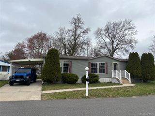 1661 Old Country Road 417, Riverhead, NY 11901