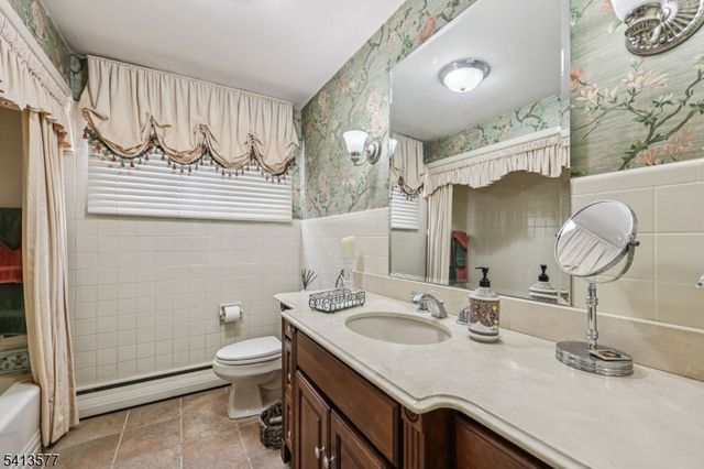 33 Lotz St, North Haledon Boro, NJ 07508