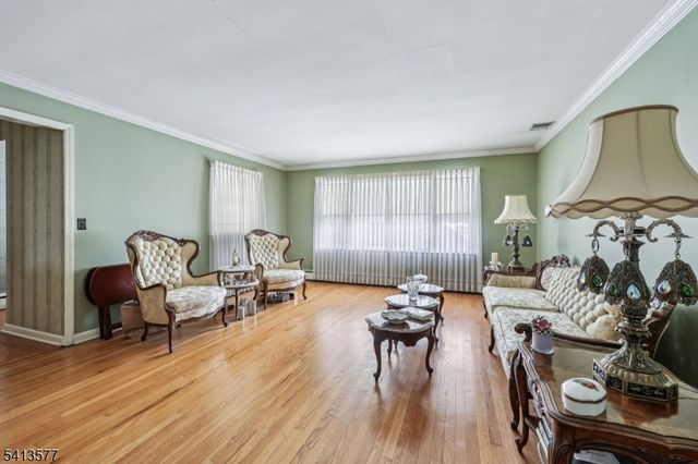 33 Lotz St, North Haledon Boro, NJ 07508