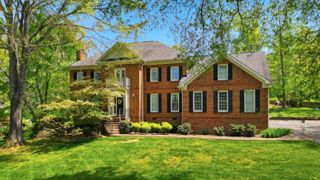 15 Middle Creek Road, Signal Mountain, TN 37377