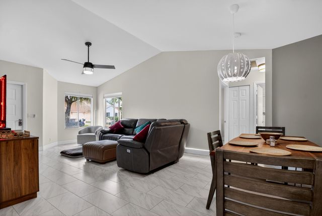 6221 Country Fair Circle, Boynton Beach, FL 33437