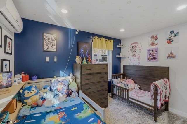 101 Pitney Rd, Hopatcong Boro, NJ 07821