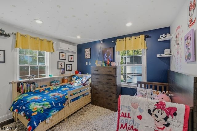 101 Pitney Rd, Hopatcong Boro, NJ 07821