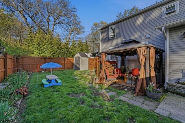 101 Pitney Rd, Hopatcong Boro, NJ 07821