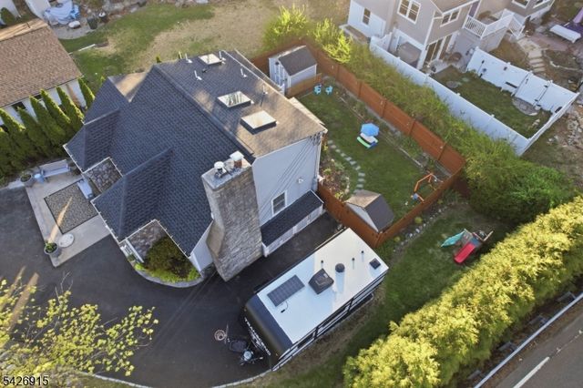 101 Pitney Rd, Hopatcong Boro, NJ 07821