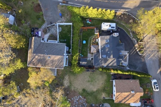 101 Pitney Rd, Hopatcong Boro, NJ 07821