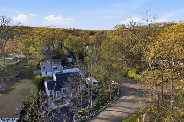 101 Pitney Rd, Hopatcong Boro, NJ 07821