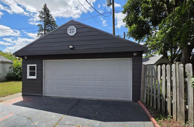 3718 Woodrow Avenue, Flint, MI 48506