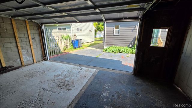 3718 Woodrow Avenue, Flint, MI 48506