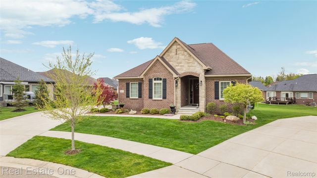 49031 Honey Tree Court Court, Northville, MI 48168