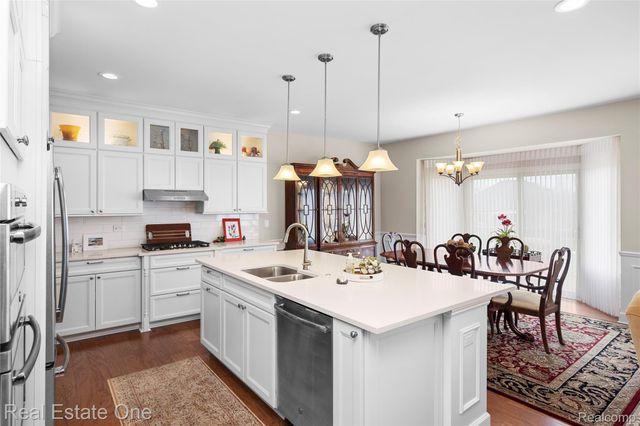 49031 Honey Tree Court Court, Northville, MI 48168