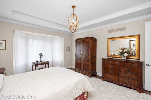 49031 Honey Tree Court Court, Northville, MI 48168