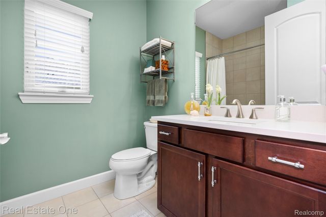 49031 Honey Tree Court Court, Northville, MI 48168