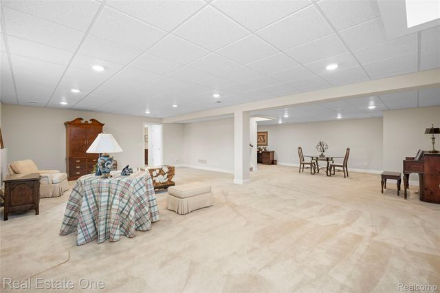 49031 Honey Tree Court Court, Northville, MI 48168